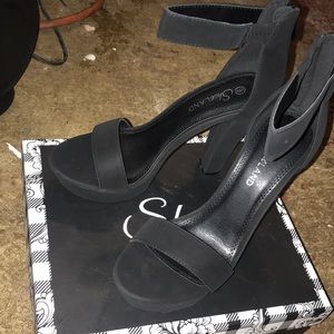 Shoe land heels